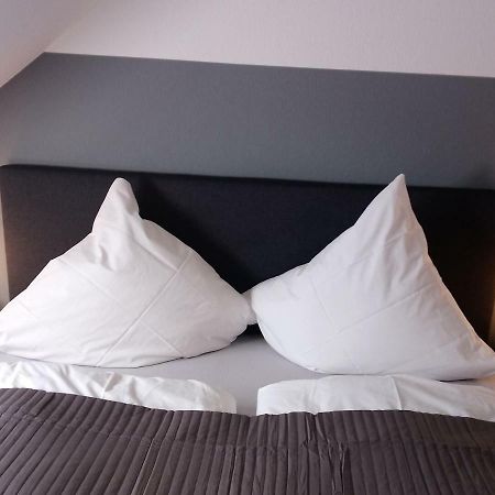 Ferienwohnung Mit 2 Schlafzimmern Und Parkplatz Erfurt Exterior photo