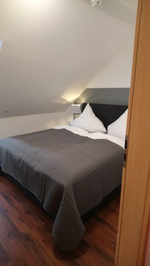 Ferienwohnung Mit 2 Schlafzimmern Und Parkplatz Erfurt Exterior photo